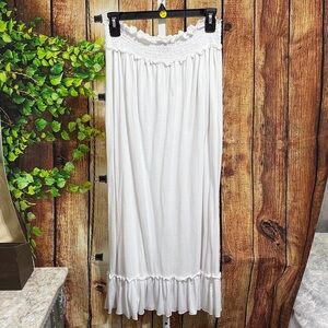 🚨(Must Bundle 3) Route 66 White Maxi Skirt Size Large